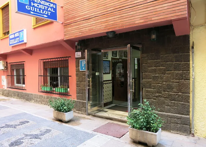  Hostal Guillot